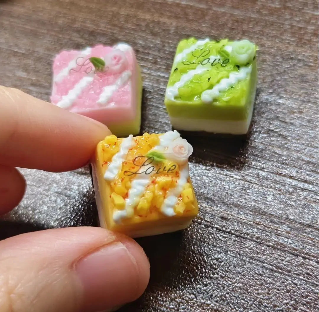 Γνήσιο Cute Cake Keycap Kawaii Πήλινα καλύμματα πληκτρολογίου Προσαρμοσμένο χειροποίητο παιχνίδι Καλλιτεχνικά κλειδιά για μηχανικό πληκτρολόγιο Διακόπτης MX