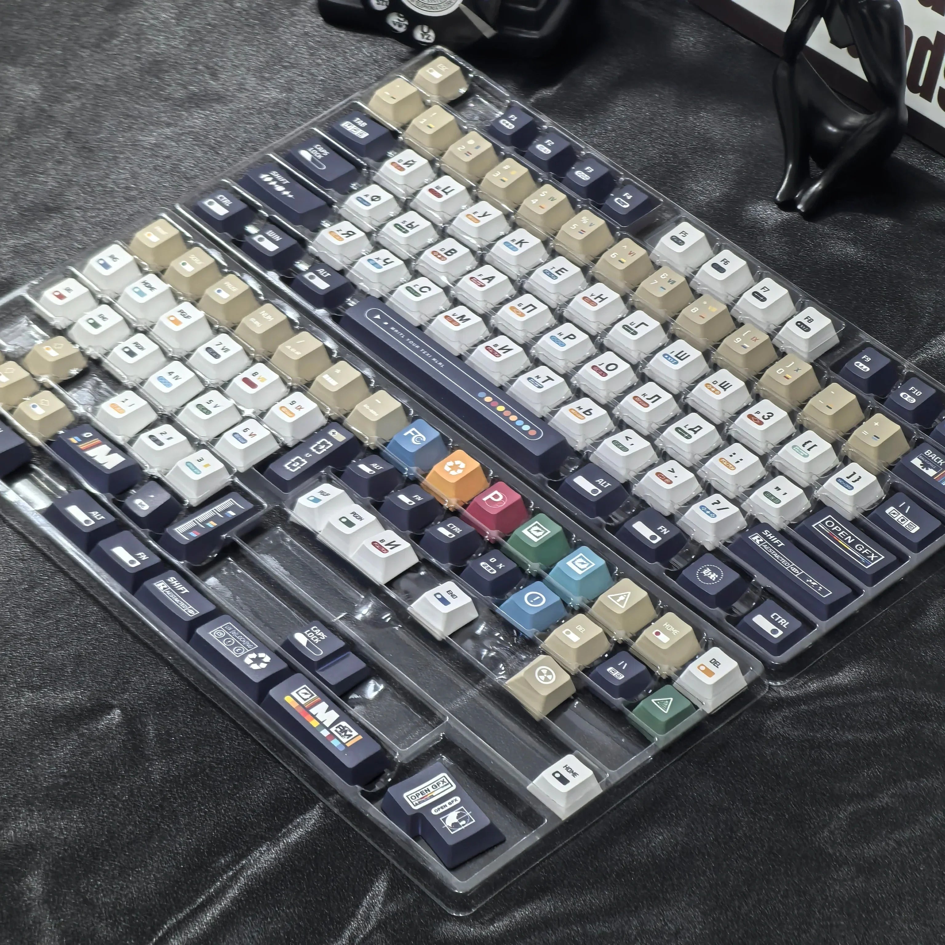 Κορεατικά Keycaps Maximalism Θέμα Keycap 135Keys Cherry Pbt Ρωσικά Αγγλικά Retro Keycap Μαύρο Λευκό Σχέδιο "L" Shape Enter Key